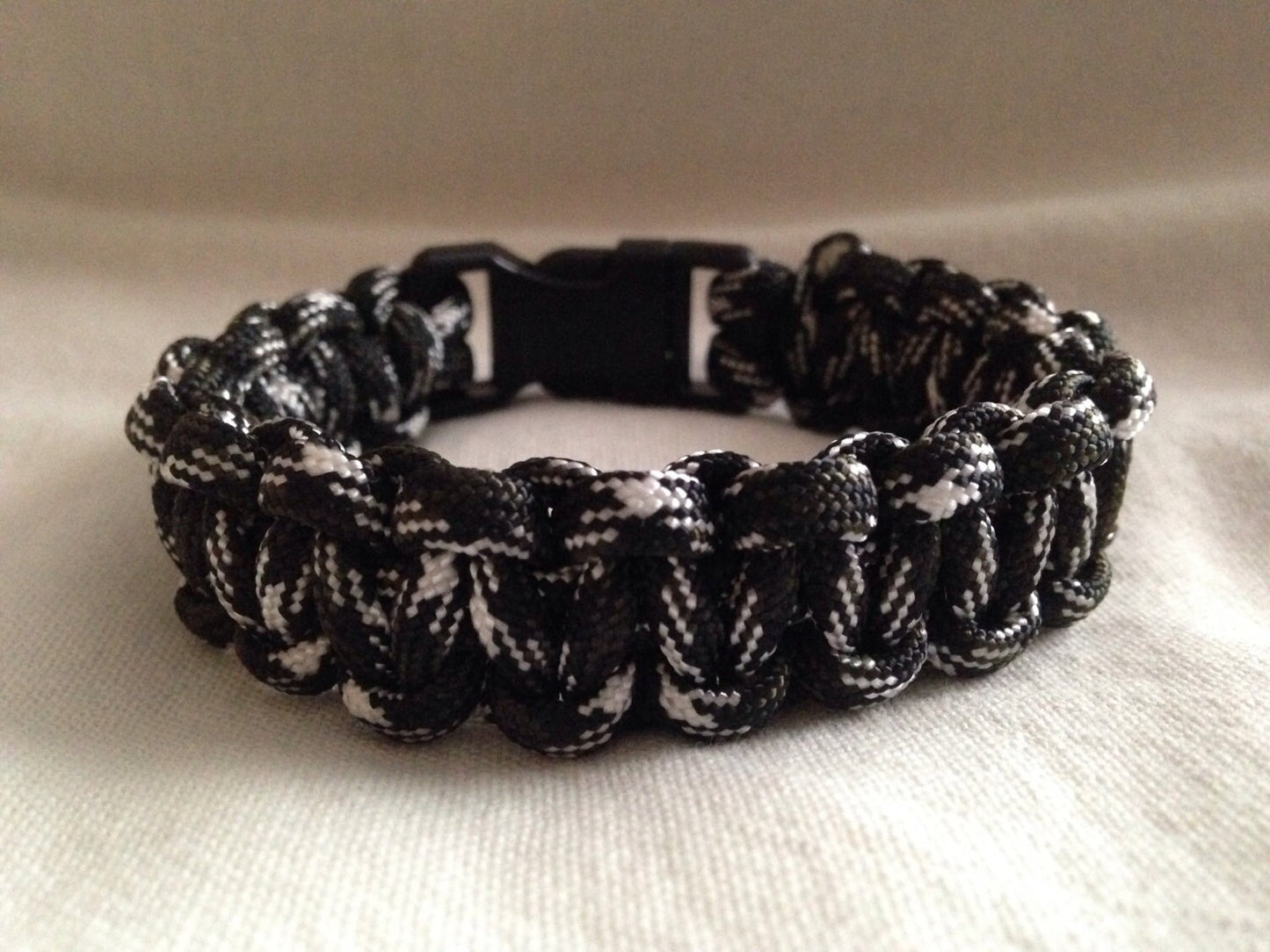 Black and White Camo Paracord