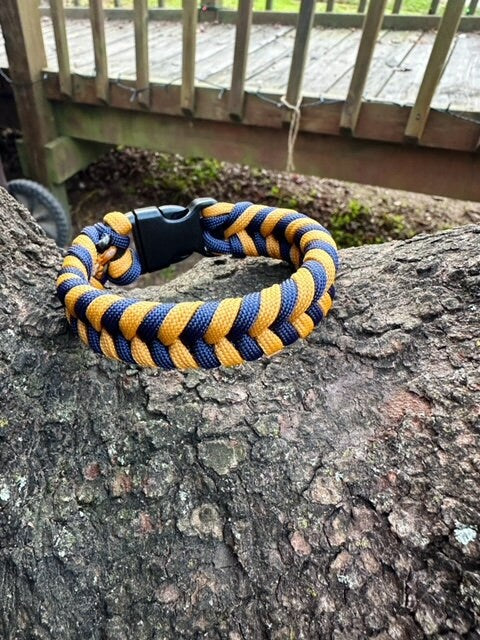 Fishtail Go Navy Midshipmen Paracord Bracelet