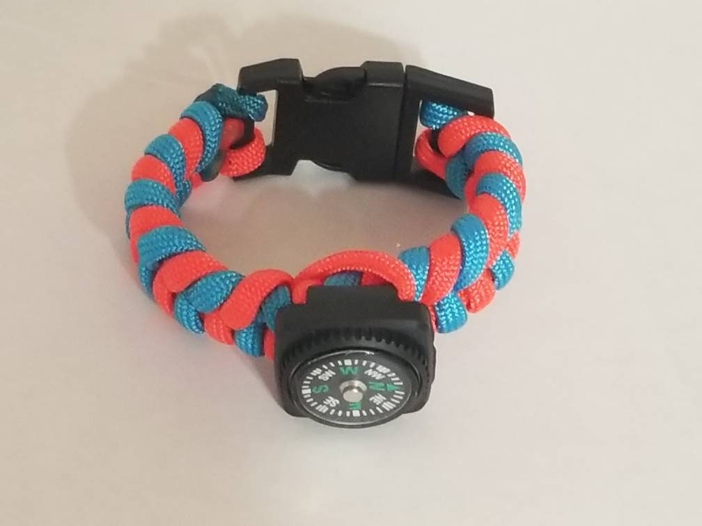 Neon Blue/Neon Orange Fishtail Paracord w/Compass Charm